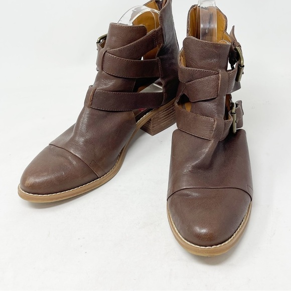 NINE WEST Women’s Brown Leather WATERLOO Buckle Closure Open Side Booties 8.5 - Picture 7 of 12